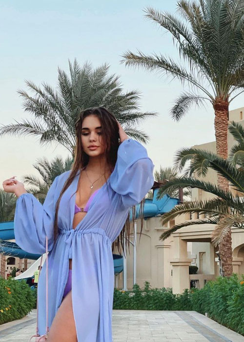 Black Hair Escort in Paris