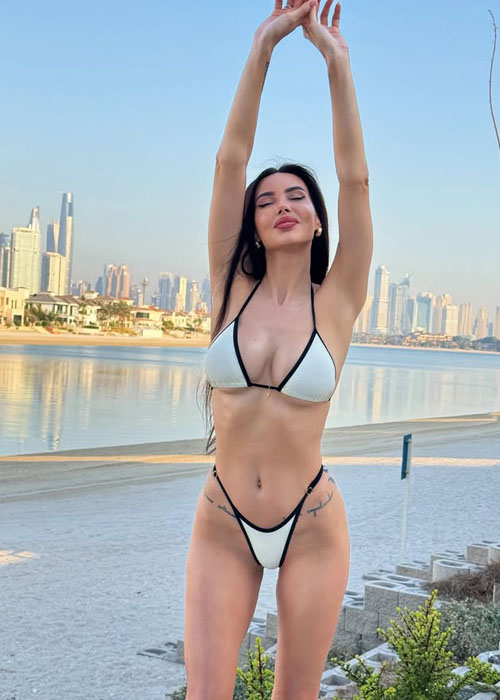 Busty Escort in Paris